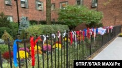 Photo by: STRF/STAR MAX/IPx 2020 11/5/20 Ribbons are put up in advance of Veteran's Day in Stuyvesant Town in New York City.