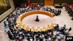 Dewan Keamanan PBB menggelar pertemuan untuk membahas situasi di Timur Tengah, termasuk soal serangan Iran ke Israel, di markas PBB di Kota New York, pada 14 April 2024. (Foto: AFP/Charly Triballeau)