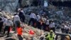 Spasioci ulažu napore u potrazi za preživelima u Surfsajdu