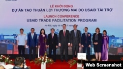 Cơ quan Phát triển quốc tế Hoa Kỳ (USAID) khởi động Dự án Tạo thuận lợi thương mại trị giá 21,78 triệu đôla bằng cách giúp Việt Nam giảm thời gian thông quan hàng hóa xuất nhập khẩu, ngày 10/7/2019. Photo US Embassy Hanoi