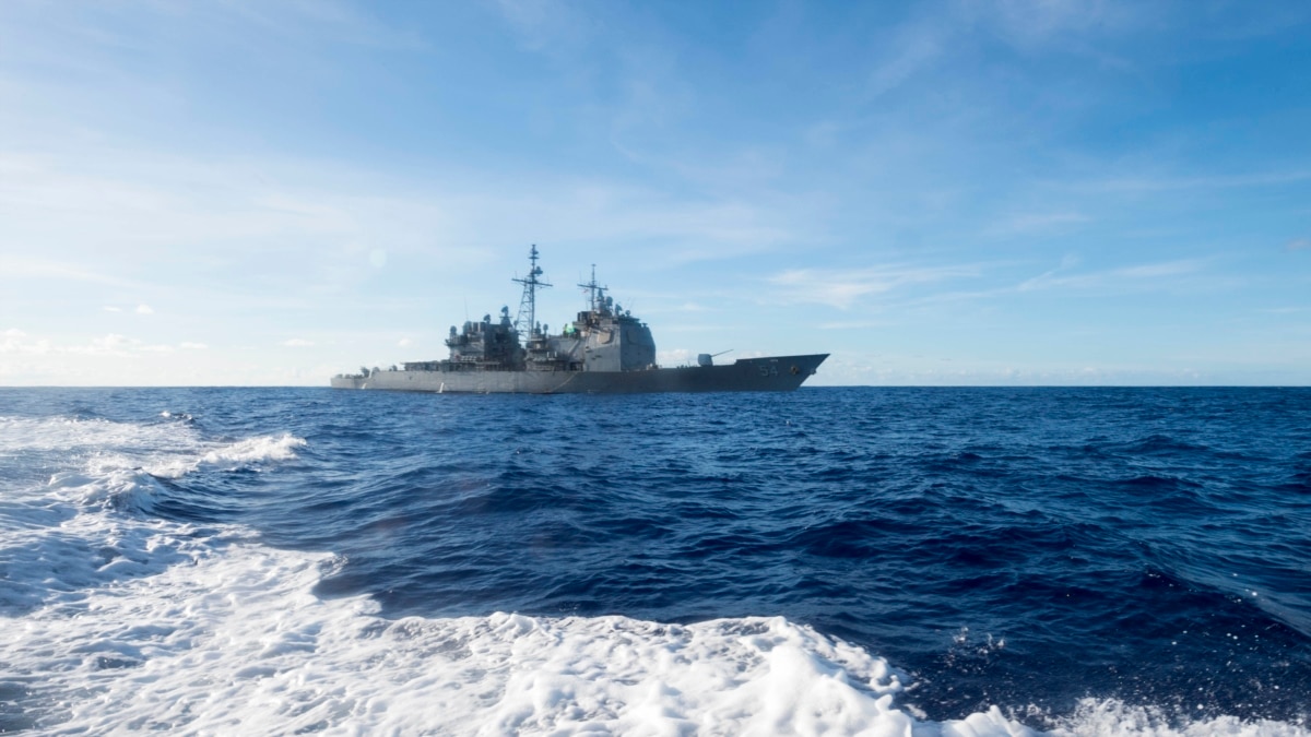中国发布国防白皮书后美国军舰穿过台湾海峡