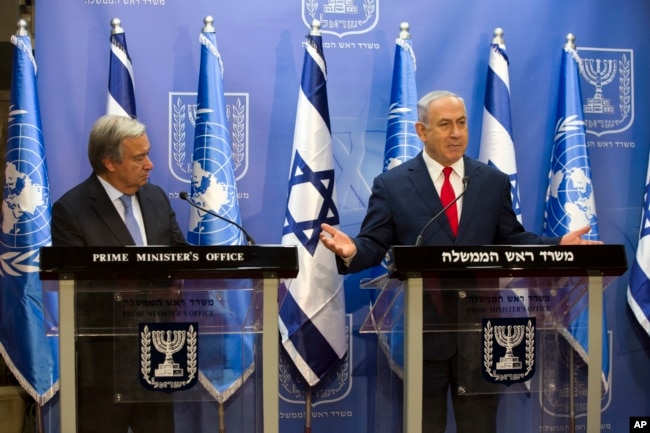 Prime Minister Benjamin Netanyahu, right, and U.N. Secretary-General Antonio Guterres attend a press conference at the Prime Minister's Office in Jerusalem, Aug. 28, 2017.