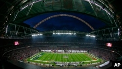 Toàn cảnh của sân vận động Wembley ở London.