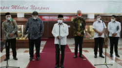 Koordinasi Wapres dengan Menko Perekonomian, Mendagri, Mendes PDTT, Menkop dan Pemda Jawa Tengah di Semarang, Kamis (7/10). (Foto: Courtesy/Setwapres)