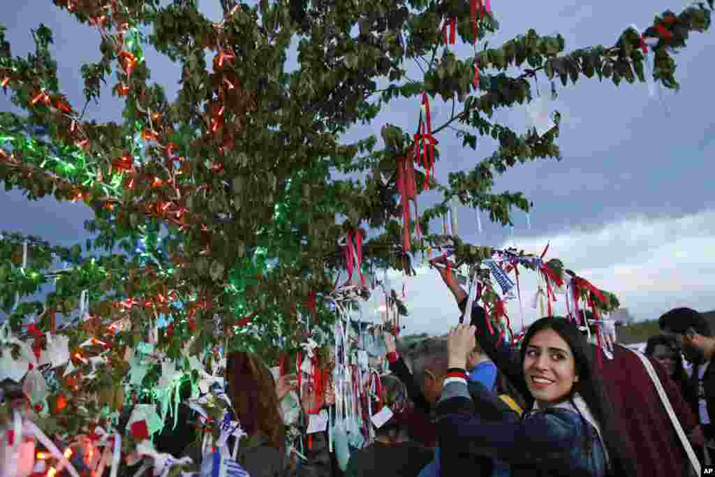 شیعیان علوی ترکیه مراسم عید مذهبی خضر را در نزدیکی مرز میان ترکیه و بلغارستان جشن گرفتند.