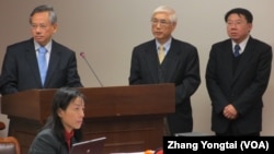 台灣衛生官員1月2號在立法院接受質詢。