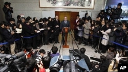 Kurt Campbell, the U.S. assistant secretary of state for East Asian and Pacific Affairs, top center, speaks to the media after meeting with South Korean Foreign Minister Kim Sung-hwan in Seoul, South Korea, January 5, 2012.