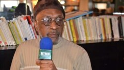 Salim Himidi akihojiwa na kituo cha televisheni cha RTMC cha Komoro