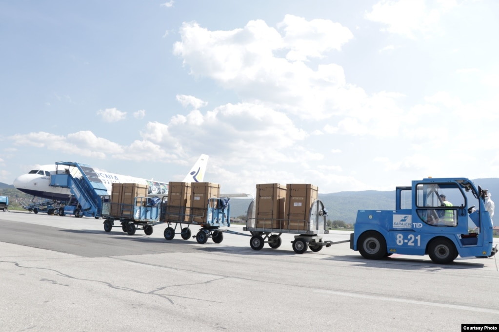 Respiratori nakon dostavljanja u Sarajevo. Izvor: Vlada FBiH