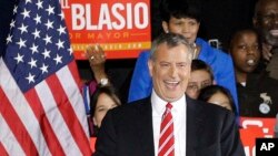 Bill de Blasio, tokoh partai Demokrat pertama yang menjadi Walikota New York dalam dua puluh tahun terakhir (foto: dok).
