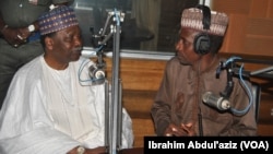 Tsohon Shugaban Najeriya Janar Yakubu Gowon Da Wakilin Muryar Amurka Ibrahim Abdul'aiziz 