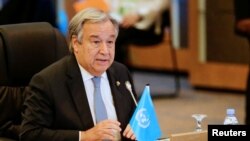 Kalaka mokonzi ya ONU Antonio Guterres na Manille, Philippines, 13 Novembre 2017. 