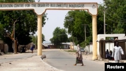 Militer Nigeria memberlakukan jam malam di kota Maiduguri, Nigeria utara (19/5). AS mengkhawatirkan tanggapan keras terhadap militan akan meningkatkan pelanggaran HAM di sana. 