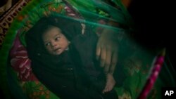 Bayi yang lahir di Myanmar dari ibu dengan HIV. (Foto: Dok) Sekitar 300.000 bayi lahir dengan HIV pada 2011 di seluruh dunia.