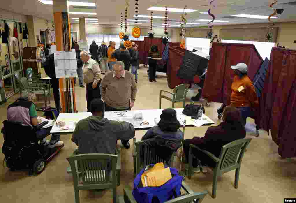 نیوجرسی کے ایک پولنگ اسٹیشن کا منظر