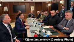 (چپ لوري ته) د امریکا د بهرنیو چارو وزیر مارکو روبیو، د امریکا ځانګړي استازي سټیو ویټکاف، او (ښي اړخ ته ) د اوکراین د ملي امنیت سلاکار روستم اومېروف