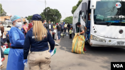 ARCHIVO - Venezolanos en Cúcuta esperando autorización para cruzar la frontera con Venezuela.