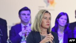 La jefa de política exterior Federica Mogherini dijo durante su primera visita desde 2014 que compartía con Irak la idea de lidiar con la difícil situación.