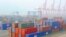 中国江苏连云港一个码头上的集装箱。中国产品大量出口美国，美国对部分商品征收反倾销税和反补贴税