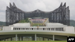 Istana kepresidenan masa depan sedang dibangun di ibu kota negara kepulauan (IKN) di Penajam Paser Utara, Kalimantan Timur, pada 10 Agustus 2024. (Foto: AFP)