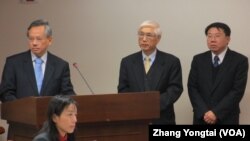 台湾卫生官员1月2号在立法院接受质询 (美国之音张永泰拍摄)