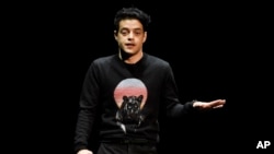 El actor Rami Malek, quien interpreta al cantante Freddy Mercury en la película "Bohemian Rhapsody", durante una discusión de la cinta en en el CinemaCon 2018. Ceasar's Palace, Las Vegas, Nevada. 26-4-18.