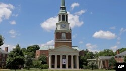 Kapel di Wake Forest University, Winston-Salem, North Carolina (6/6). Mantan presiden Bill Clinton dan Oprah Winfrey akan bergabung bersama ibu negara Michelle Obama dalam penghormatan terakhir untuk penyair dan pengarang kenamaan Amerika, Maya Angelou di kapel ini (AP Photo/Chuck Burton).