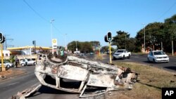 Gari lililochomeka Afrika kusini kwenye picha ya maktaba.