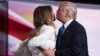 Vợ ông Trump chỉ trích bình luận tục tĩu của chồng
