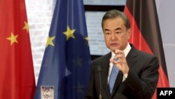 中国外长王毅在德国柏林对媒体讲话。（2020年9月1日）