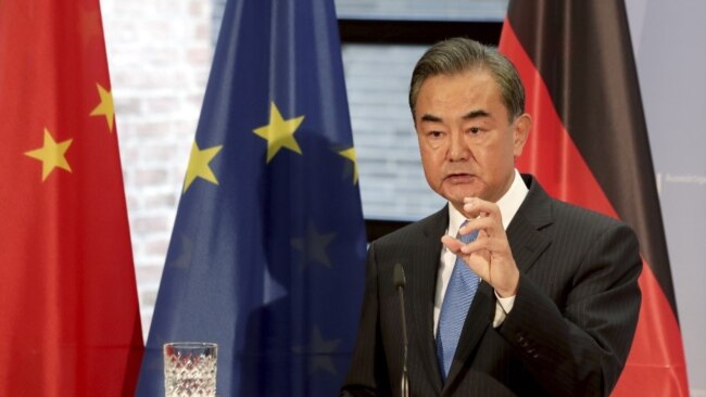 中国外长王毅在德国柏林对媒体讲话。（2020年9月1日）