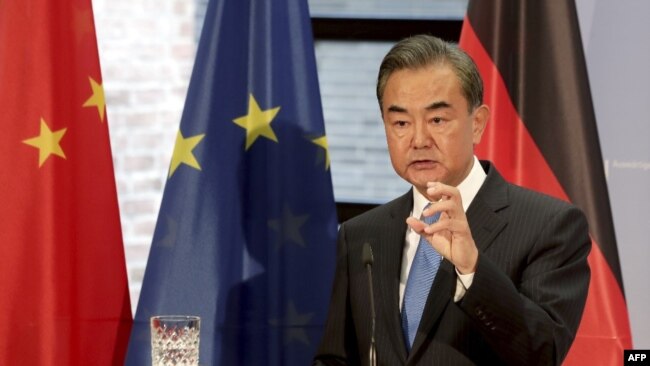 中国外长王毅在德国柏林对媒体讲话。(2020年9月1日)