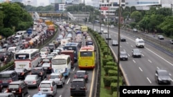 Jalan MT Haryono menuju Pancoran, Jakarta macet total (Foto: dok).