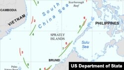 报告所附地图显示中国在南中国海海洋权利主张的差异: 绿色断线出自中国1947年地图； 红色断线出自中国2009年地图