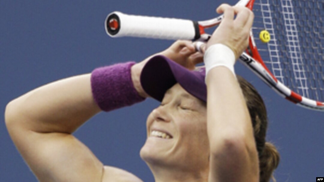 Samantha Stosur setelah mengalahkan petenis Serena Williams tahun lalu (foto: dok).