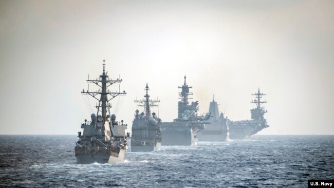 2020年3月15日美利坚远征打击群与罗斯福号航母作战群在南中国海演练（美国海军照片）