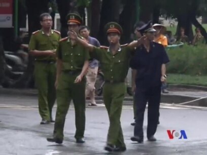 'Lãnh đạo Việt Nam quá quỳ lụy Trung Quốc'