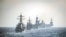 Grupo de barcos de la Marina de EE.UU. navegan por el Mar de la China Meridional el 15 de marzo de 2020.
