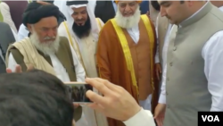 پېښور سره نزدې کېدونکې اجتماع کې د ګډون لپاره د کعبې نایب امام شېخ صالح الطالب دزيارت په ورځ پېښور ته رسېدلی دی