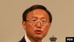 Menteri Luar Negeri Tiongkok Yang Jiechi mengimbau keenam pihak yang terlibat, agar kembali ke meja perundingan bersama Korea Utara.