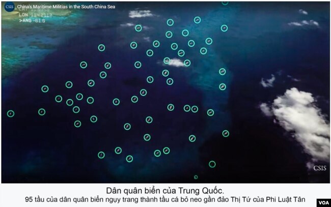 Dân quân biển của Trung Quốc. 95 tàu của dân quân biển ngụy trang thành tàu cá bỏ neo gần đảo Thị Tứ của Philippines.