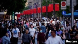 上海南京路上的行人 （2021年5月10日）