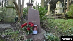 Mộ cựu Alexander Litvinenko tại một nghĩa trang ở London, Anh.