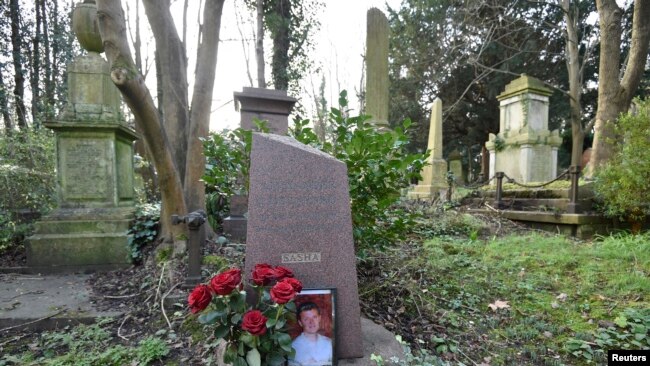 The grave of murdered ex-KGB agent Alexander Litvinenko is seen at Highgate Cemetery in London, Britain, Jan. 21, 2016.