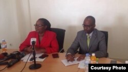 Geraldine Mukeshimana, ministiri w'ubuhinzi n'ubworozi na Innoncent Musabyimana umunyamabanga uhoraho w'iyo ministeri.