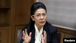 Sudarat Keyuraphan, chủ tịch Ủy ban điều hành của đảng Pheu Thai, trong một cuộc phỏng vấn với Reuters tại trụ sở chính của đảng này ở ở Bangkok, Thái Lan, ho6m 31/1.