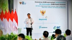 Menteri BUMN Erick Thohir menyampaikan bahwa BUMN Farmasi berkomitmen memperkuat sistem kesehatan nasional dengan memproduksi bahan baku obat di negeri sendiri dalam acara Groundbreaking Bali International Hospital, di Bali, pada 27 Desember 2021. (Foto: Biro Setpres)