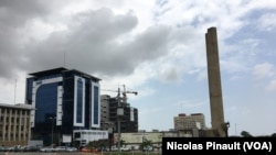 Quartier du Plateau, Abidjan, Côte d'Ivoire, le 6 octobre 2016 (VOA/Nicolas Pinault)