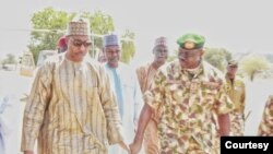Gwamna Zulum yayin ziyarar da ya kai Chibok (Hoto: Gwamnatin Borno/Facebook)