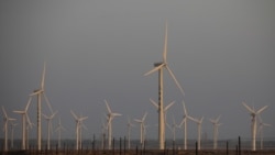资料照片：位于中国甘肃玉门的一家风能发电站。（2020年9月29日）